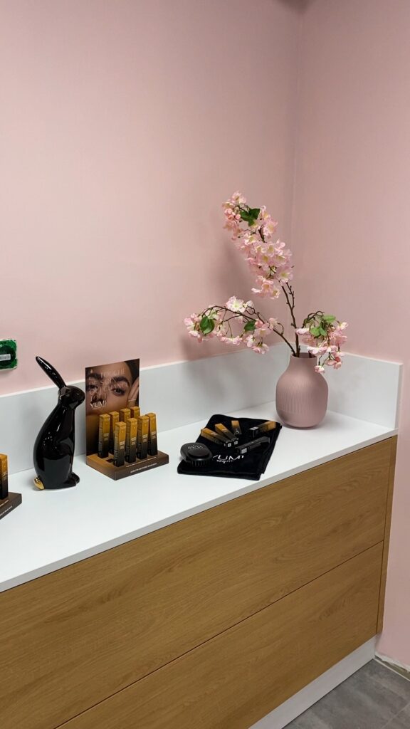Cabine, ouverture YUMI Studio